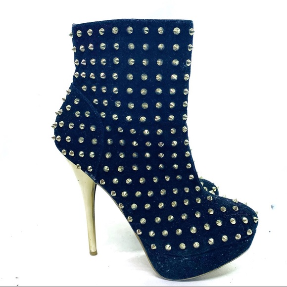 Shiekh Shoes - Shiekh Black & Gold Spike 5” Heels